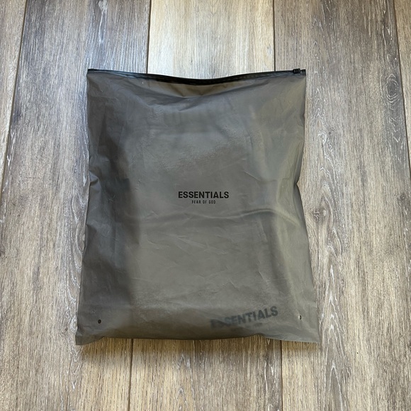 Essentials Gray Sweatpants - Picture 4 of 4